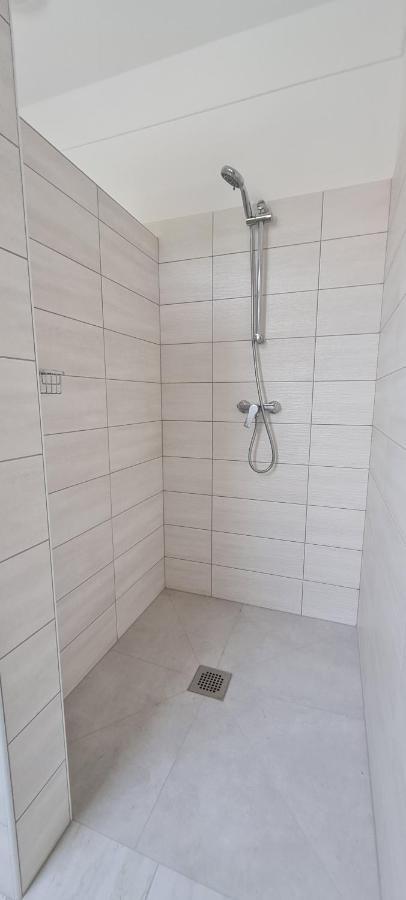 Nona Bb Bed & Breakfast Postojna Ngoại thất bức ảnh